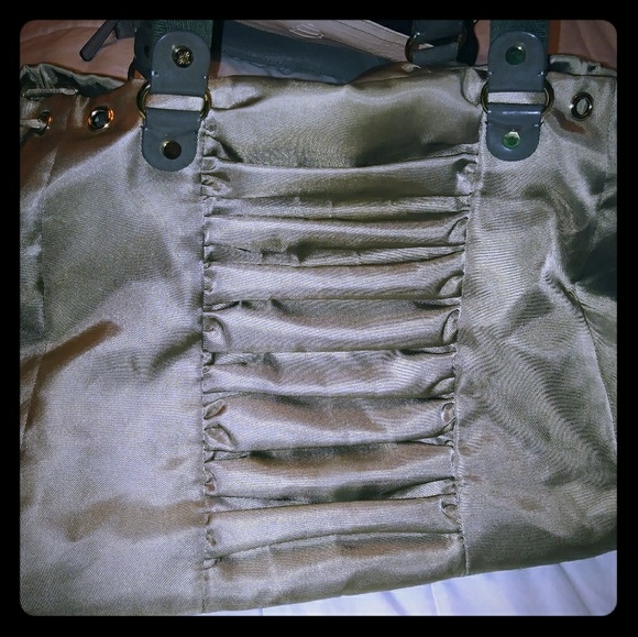 Vera Wang Weekender - Picture 1 of 4